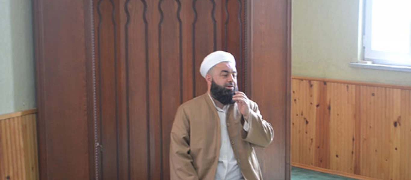 Χαμός στη Τουρκία με μουσουλμάνο ιεροκήρυκα: «Aντρες χωρίς γένια προκαλούν 'άσεμνες σκέψεις' σε άλλους άντρες»